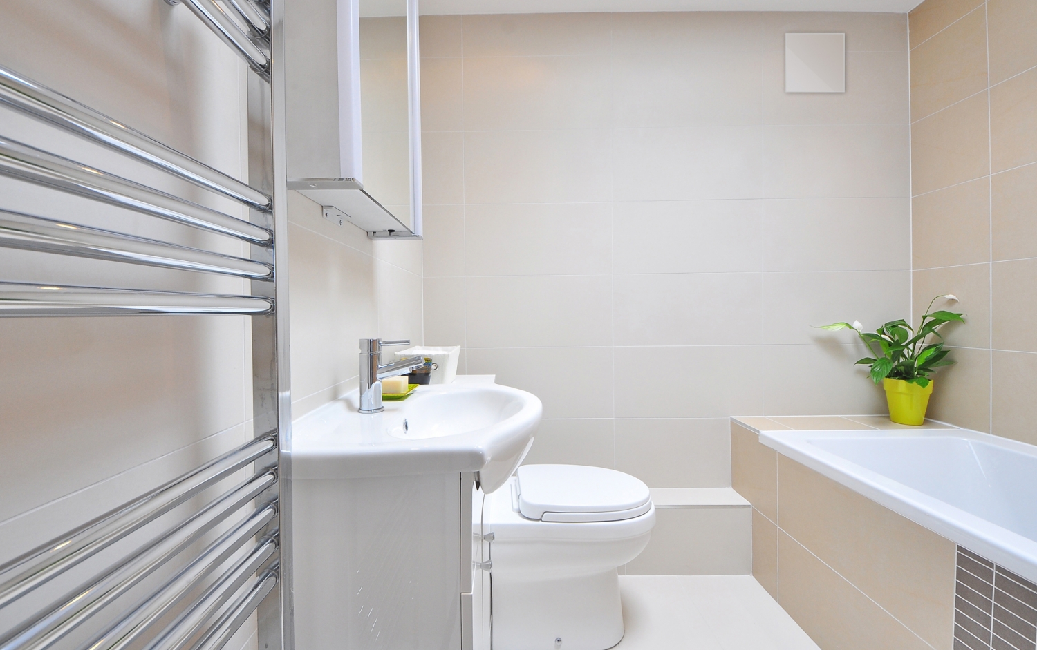 Анемостат со стеклянной внешней частью FOZA D 100 мм. Глянцевое стекло. Цвет Чёрный. RAL 9005. Квадратный